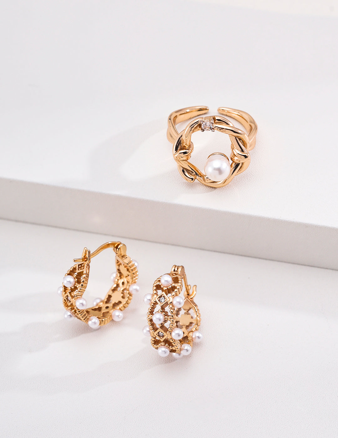 Retro S925 Silver Vintage Imitation Pearl Beaded Hoop Earrings